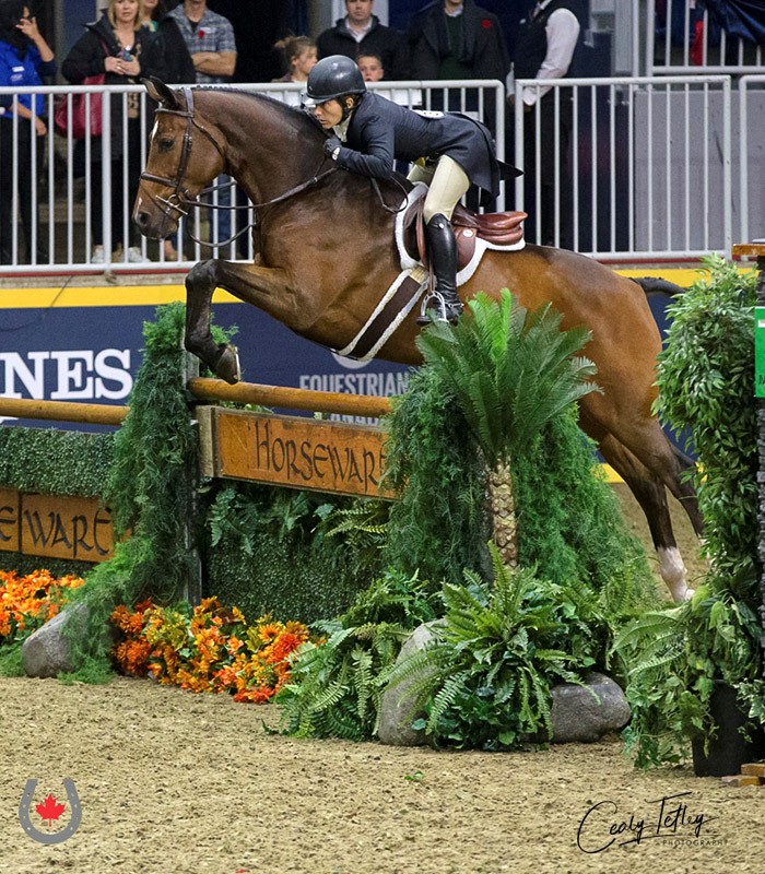 Isabelle Lapierre Defends Title in Canadian Hunter Derby National Championship